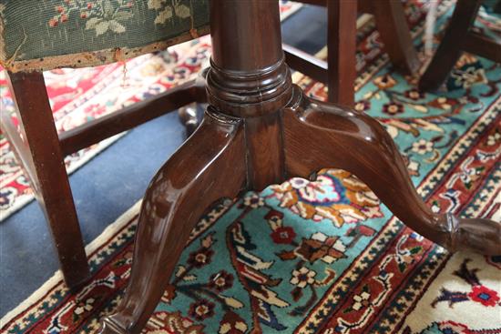 A George III Cuban mahogany supper table, H.71.5cms Diameter 94.5cms